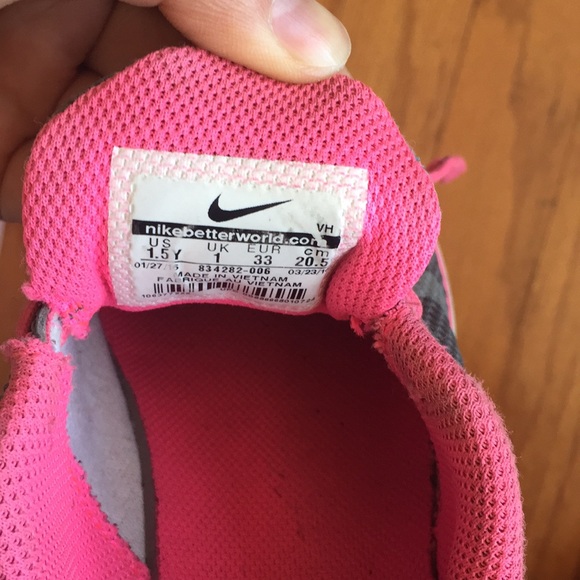 Girl’s Nike sneaker - Picture 4 of 4